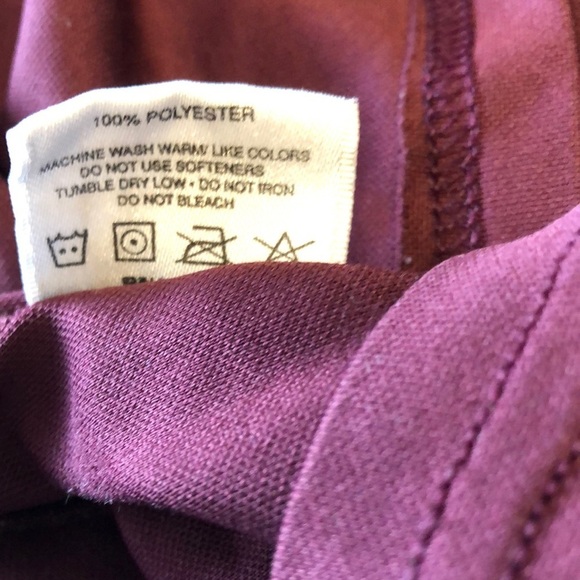 Under Armour Men's Burgundy Short Sleeve Tee - Picture 6 of 8